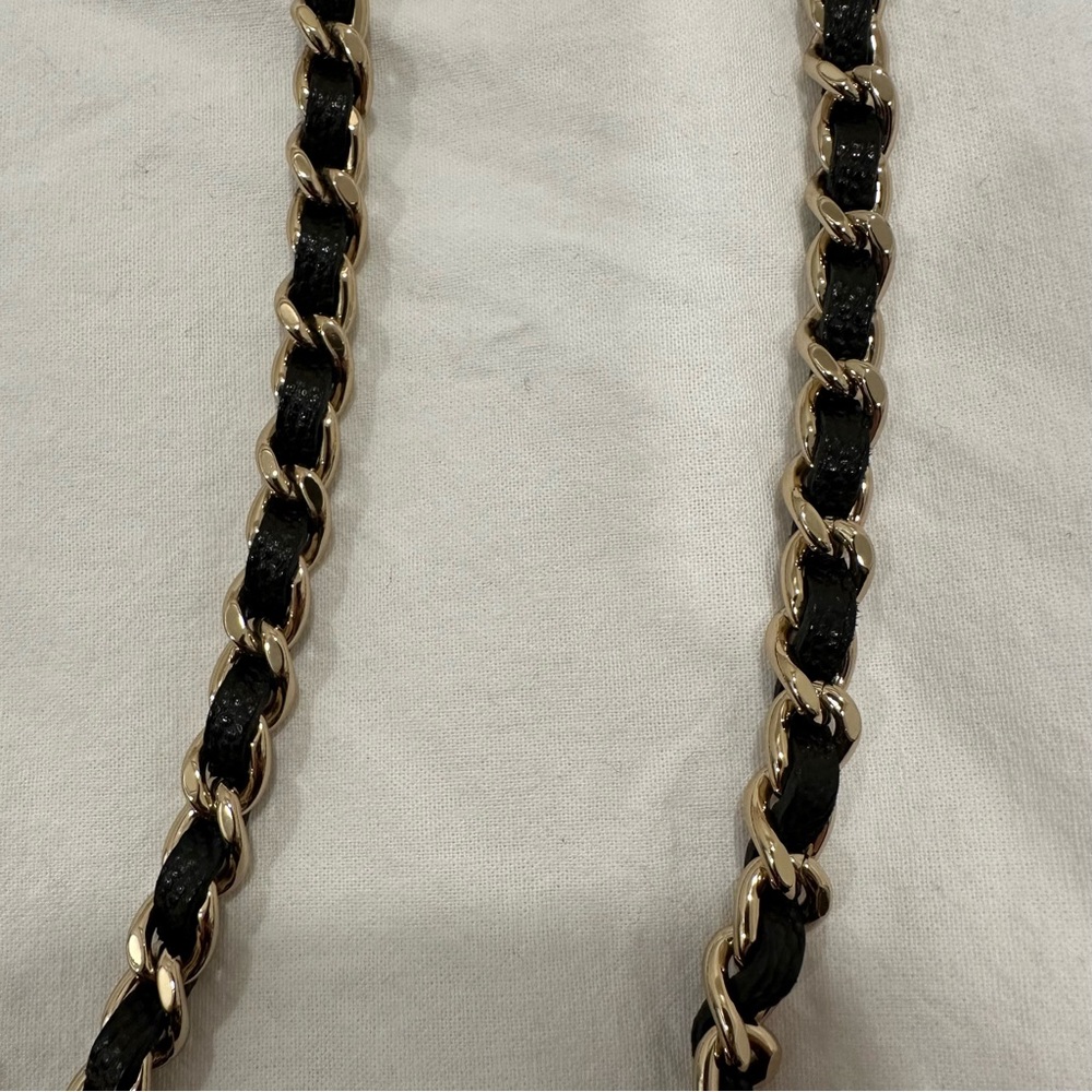 Chanel Caviar Square Mini Vanity Case with Chain - Picture 8 of 15
